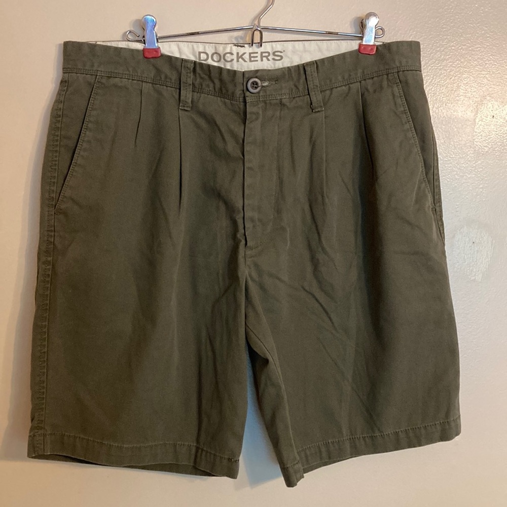 Men’s sz 36 Dockers shorts